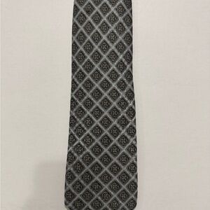 XMI Platinum 100%Silk Sophisticated Gray Patterned Men's Tie